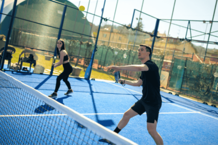 Stage padel tout compris : le format le plus simple pour vivre le padel pleinement