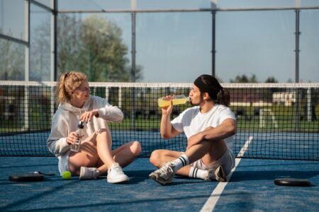 Journée d’étude avec team building padel : travailler autrement pour renforcer la cohésion