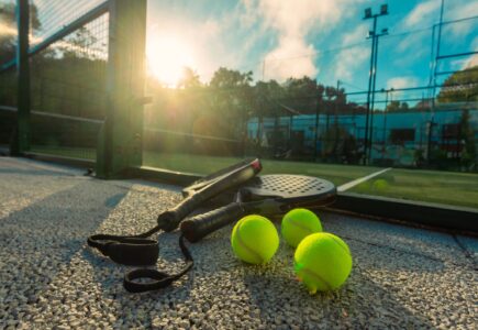 Stage padel Espagne : pourquoi tant de joueurs choisissent cette destination pour progresser